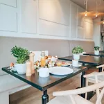 Boulevard 5 Aparthotel 4*