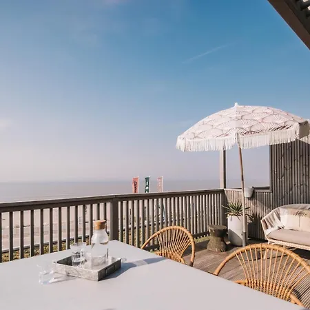 Boulevard 5 Apartahotel 4*